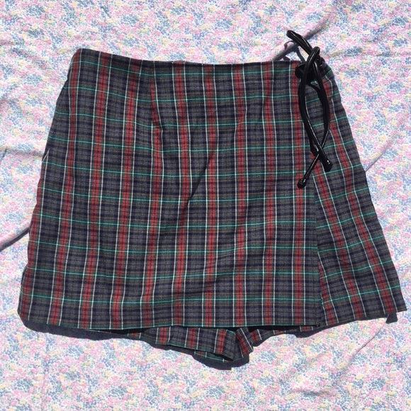 90S PLAID SKORT - Picture 2 of 3